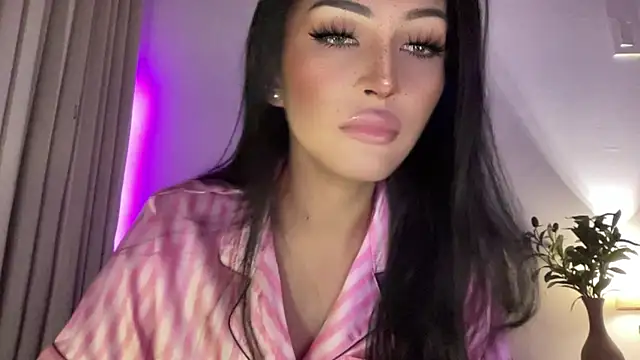 Alicegreenexx webcam show