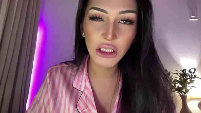 Alicegreenexx Show Webcam