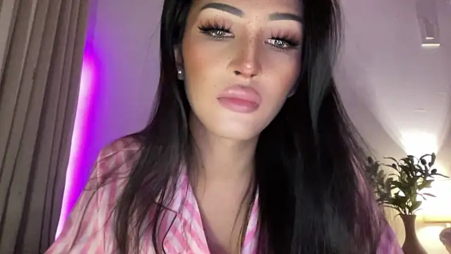 Alicegreenexx Show in webcam
