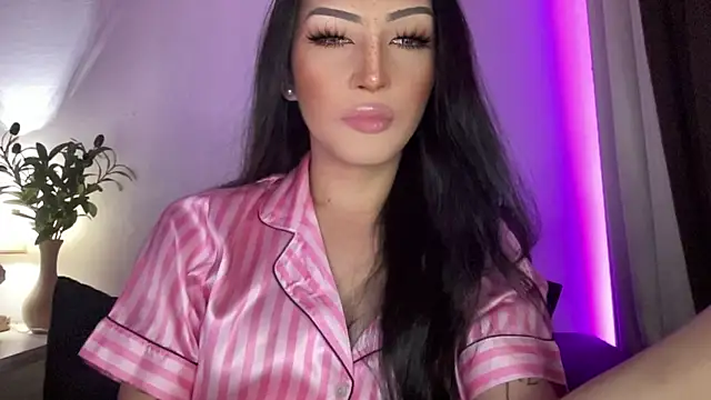 Show modela Alicegreenexx na web-kameri
