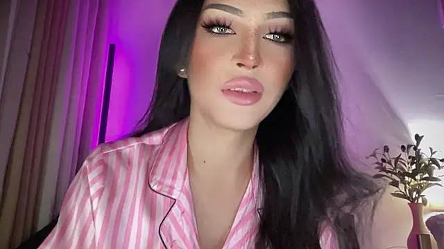 Show modela Alicegreenexx na web-kameri