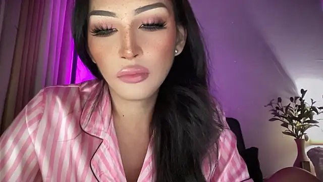 Alicegreenexx webcam show