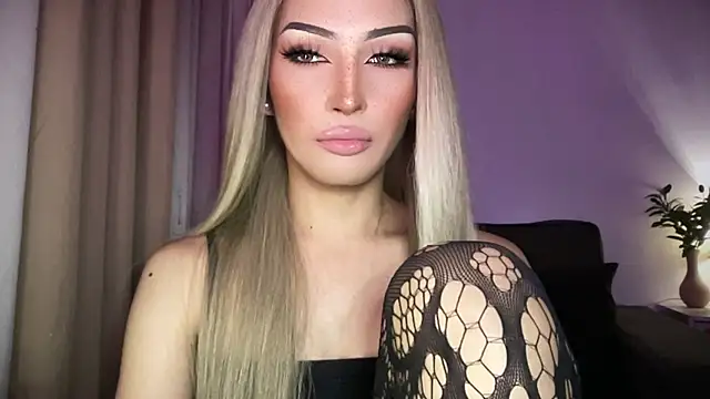 Alicegreenexx Show in webcam