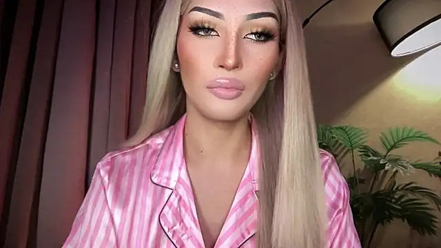 Alicegreenexx webcam show