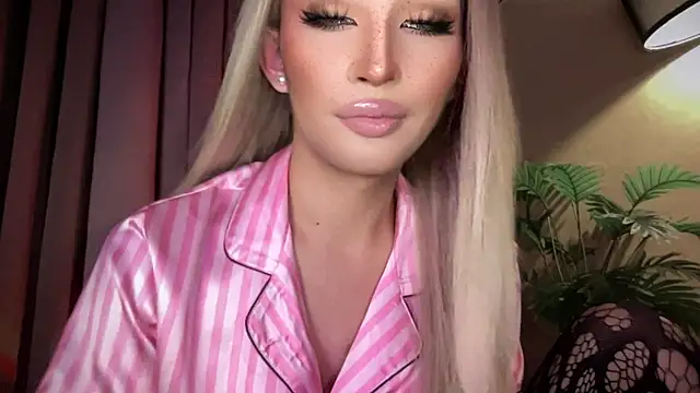 Alicegreenexx webcam show