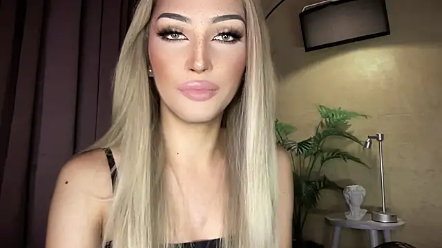 Alicegreenexx's Webcam Show