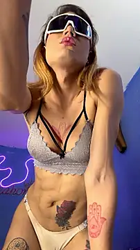 Pokazy przed kamerką – naho_love