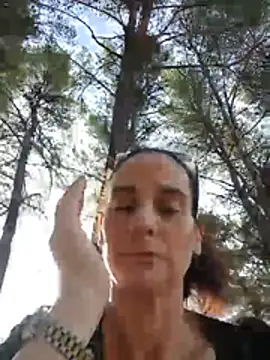 caro252 Adlı Modelin Canlı XXX Sohbeti