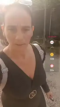 caro252 Adlı Modelin Canlı XXX Sohbeti