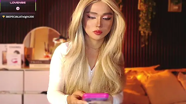Saint_Laurentx Show in webcam