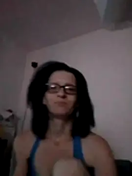 Hornybunny2025 Adlı Modelin Canlı XXX Sohbeti