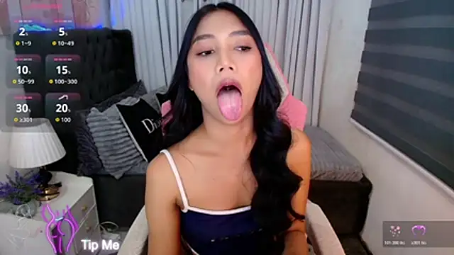 Show modela fuckingnaughtyjade na web-kameri