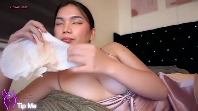 NaughtyJedGirlのウェブカメラショー