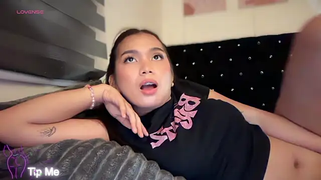NaughtyJedGirl 网络视讯表演