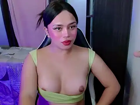 UrOneAndOnlyShabu Show in webcam