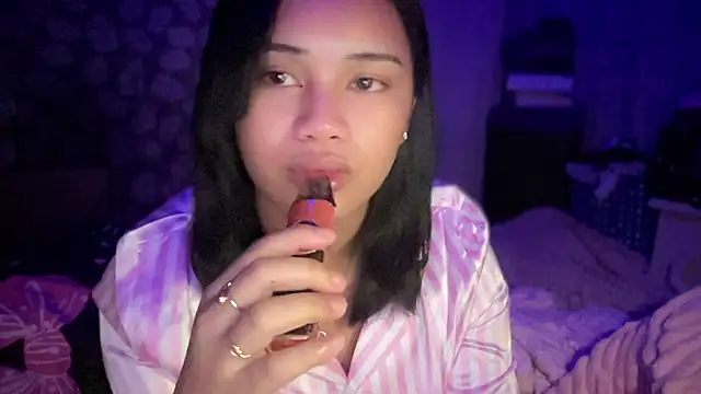 Exotic_alyssa69 网络视讯表演