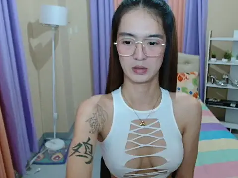 XxTsUncutAskaxX Pertunjukan Webcam