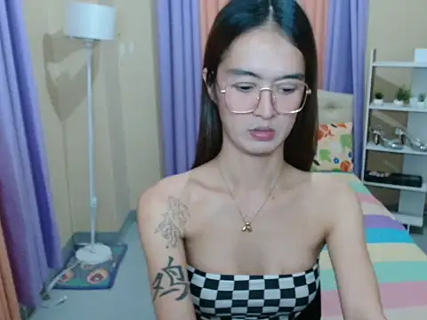 Webkamerová show XxTsUncutAskaxX