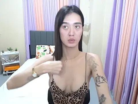 XxTsUncutAskaxX Pertunjukan Webcam