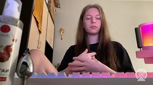 britneylovely Шоу с уебкамера