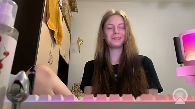 britneylovely Show in webcam