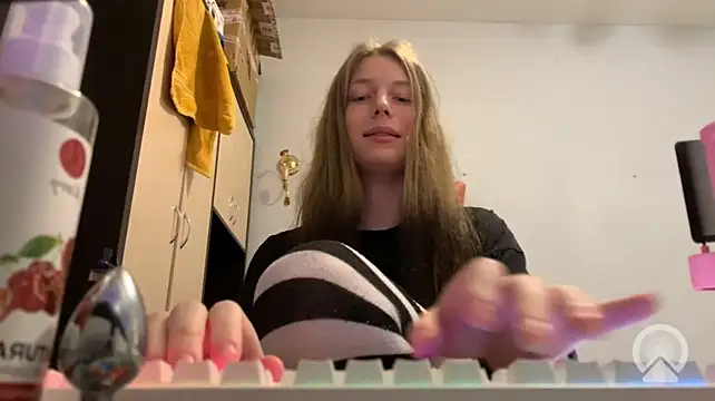 Вебкам-шоу britneylovely