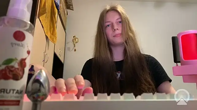 britneylovely 网络视讯表演