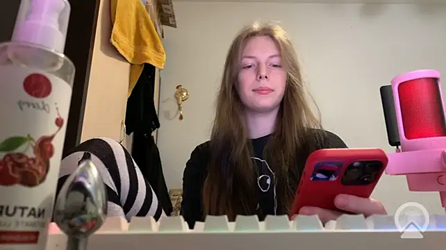 Pokazy przed kamerką – britneylovely