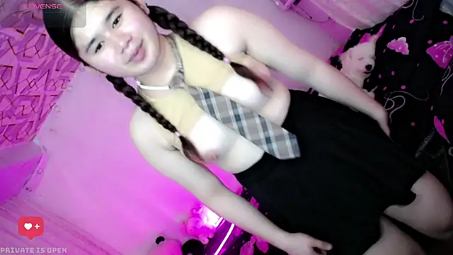 Brittany_143のウェブカメラショー