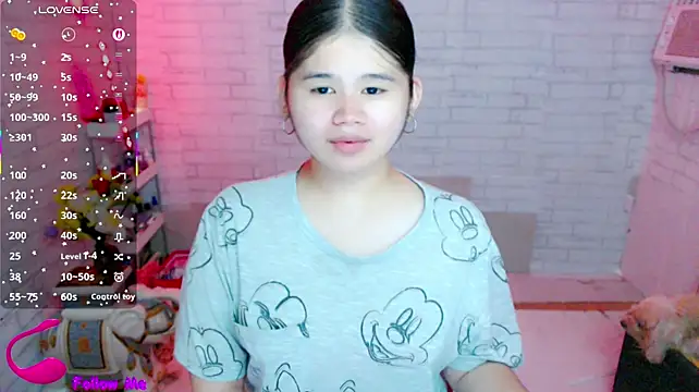 Brittany_143 Adlı Modelin Web Kamerası Şovu