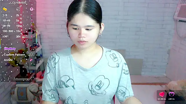 Brittany_143 网络视讯表演