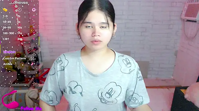 Brittany_143 Show in webcam