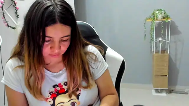 __Emma__11__Lecat_'s Live XXX Chat