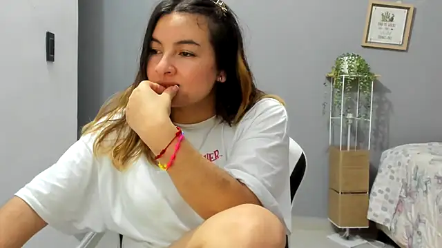 __Emma__11__Lecat_'s Live XXX Chat