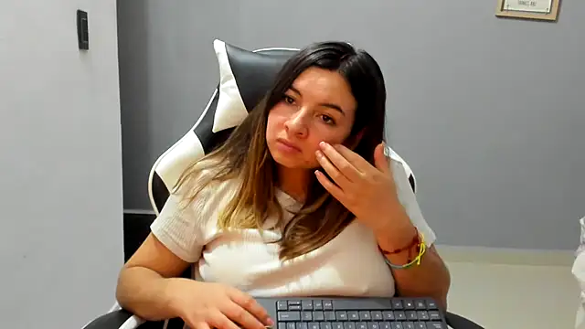 Онлайн чат XXX __Emma__11__Lecat_