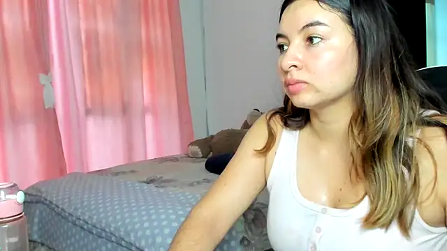 __Emma__11__Lecat_ Adlı Modelin Canlı XXX Sohbeti