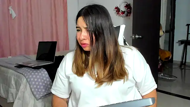 __Emma__11__Lecat_'s Live XXX Chat