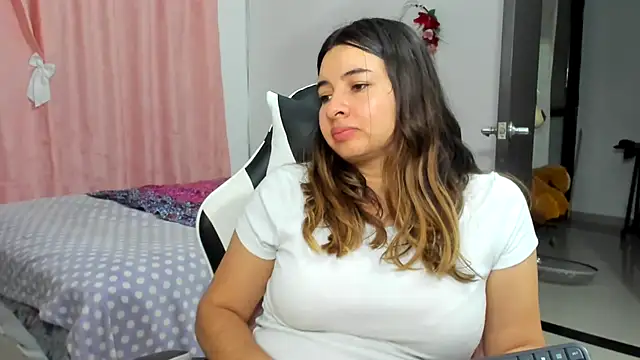__Emma__11__Lecat_'s Live XXX Chat