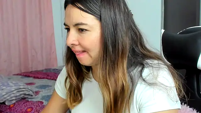 XXX chat uživo modela __Emma__11__Lecat_