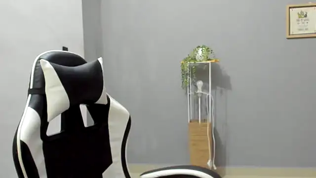 __Emma__11__Lecat_'s Live XXX Chat
