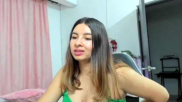 Czat XXX na żywo – __Emma__11__Lecat_