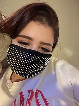 GLAMOUR-1's Webcam Show