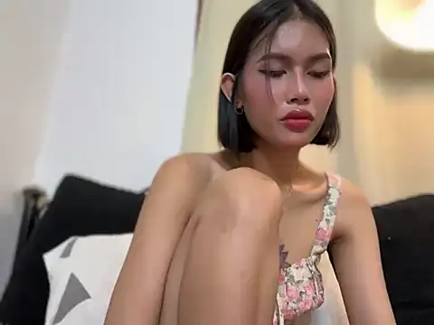 Larathegr8t's Webcam Show