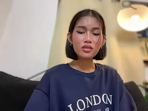Larathegr8t's Webcam Show