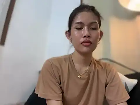 Larathegr8t's Webcam Show