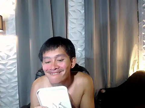 prince_elaijah Show in webcam