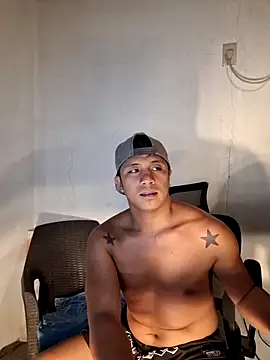 Felix_Asher Show in webcam