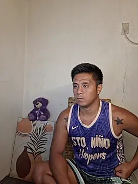 Show modela Felix_Asher na web-kameri