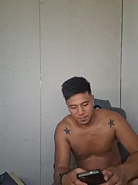 Felix_Ashern Webbikameraesitys