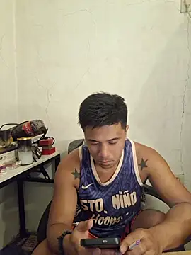 Show modela Felix_Asher na web-kameri